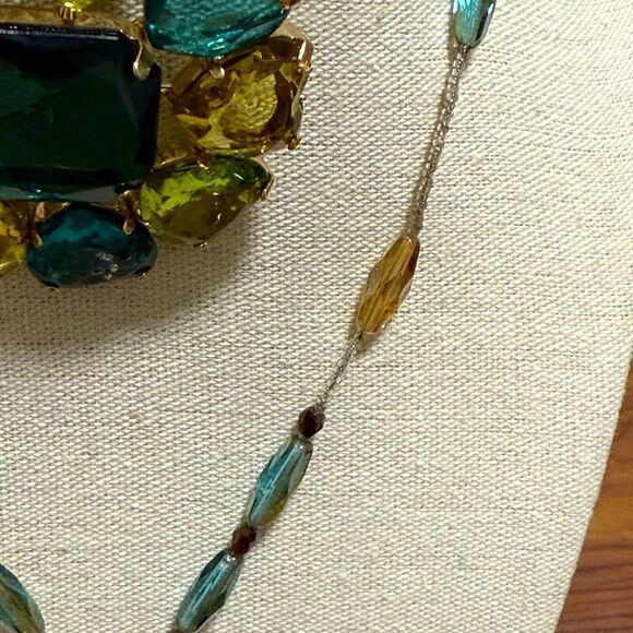 Vintage Set of Aqua Crystal & Sea Glass Gold-tone Necklace and Crystal Brooch. - Picture 3 of 7